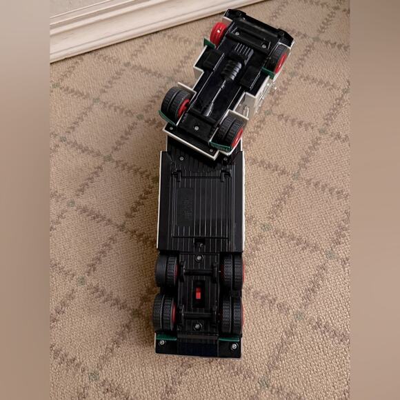 Hess 2006 Flatbed Truck - Picture 5 of 5